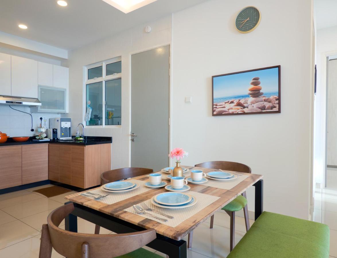 Seaview Condo Near Rf Mall, Food Court & Free Netflix Джохор-Бару Экстерьер фото