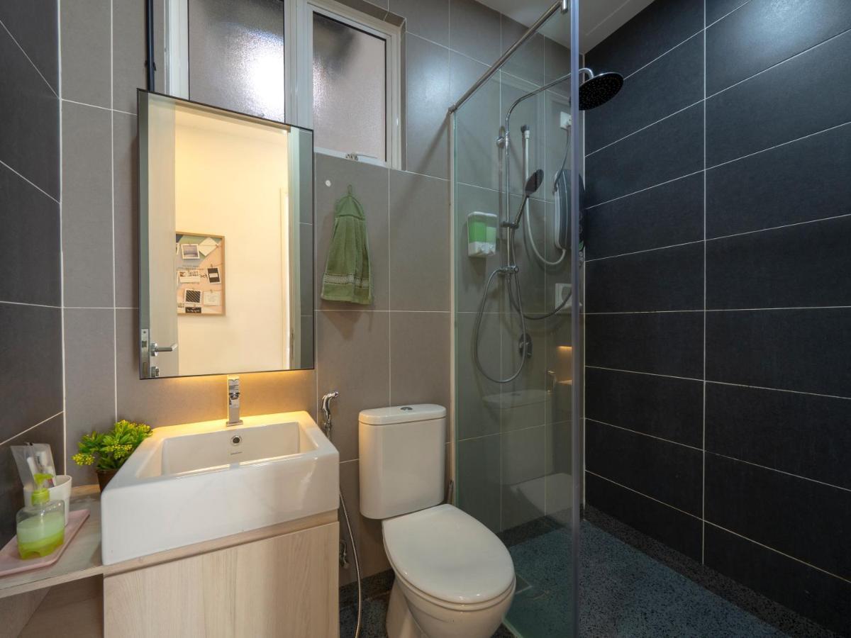 Seaview Condo Near Rf Mall, Food Court & Free Netflix Джохор-Бару Экстерьер фото