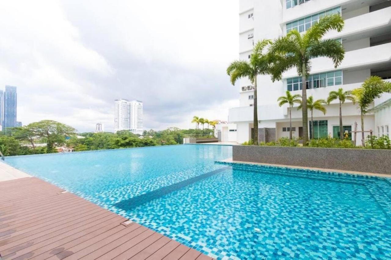 Seaview Condo Near Rf Mall, Food Court & Free Netflix Джохор-Бару Экстерьер фото