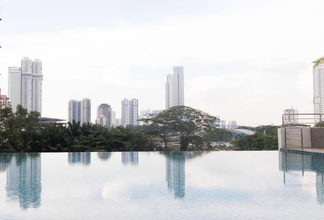 Seaview Condo Near Rf Mall, Food Court & Free Netflix Джохор-Бару Экстерьер фото